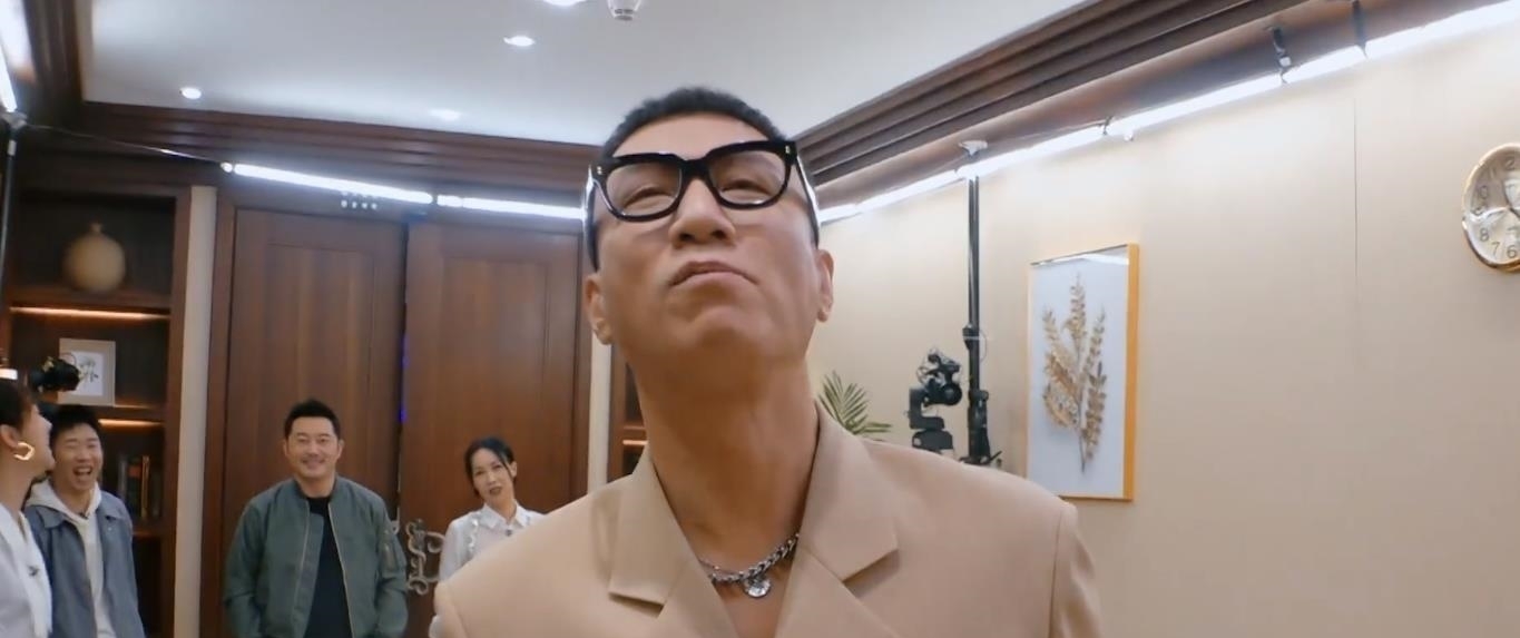 孙红雷 《萌探探探案》首期预告公开,孙红雷再现极挑本色,黄子韬被套路