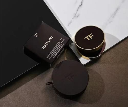 想打造嫩白的“奶油肌”？这5款遮瑕效果超好的粉底液，别错过