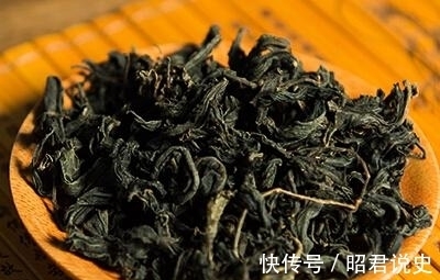 苦荞茶|它是天然的“二甲双胍”,糖尿病人喝水时泡一点,血糖轻松降下来
