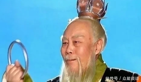 金刚琢!西游记九头狮见到主人服服贴贴,青牛精为何敢向主人丢金刚琢?