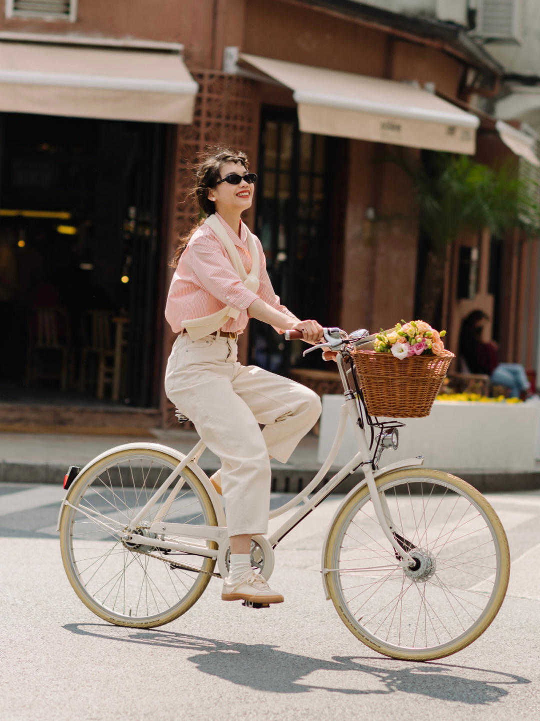 有气质 寒冬腊月的简约冬季穿搭,颜色不挑人,时尚又有气质