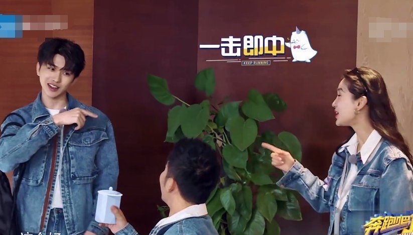 蔡徐坤出場李晨夸他瘦了,沙溢夸他帥了,但baby的贊揚(yáng)他最愛聽