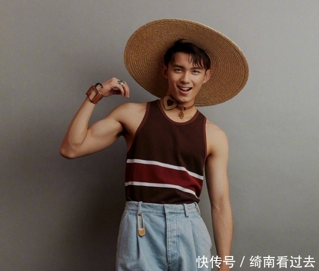 大长腿 明星录《拜冰》轰趴季,赵丽颖抱毯子,张彬彬拿玩偶,吴磊最有趣