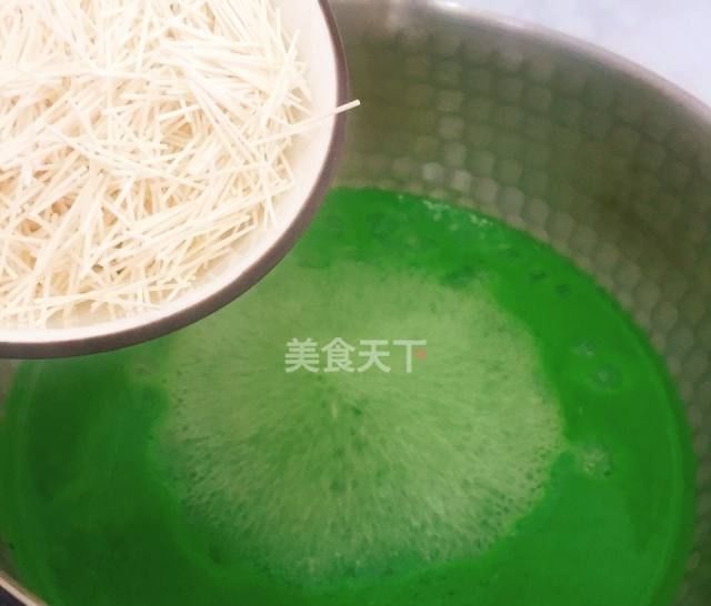 营养|菠菜浓汤面,补充氨基酸,能提高宝宝免疫力,营养更均衡