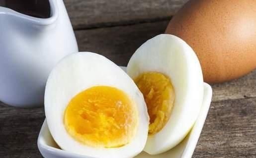 煮鸡蛋不要再直接下锅了,学会正确方法,鸡蛋又香又嫩好剥壳