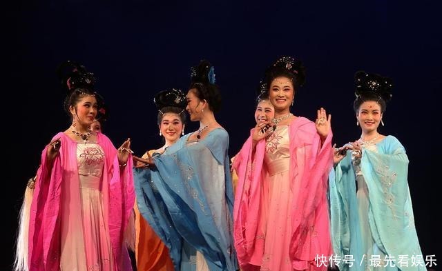 荣誉|黄梅戏新星张小威荣誉不够,年轻需要热血奋斗