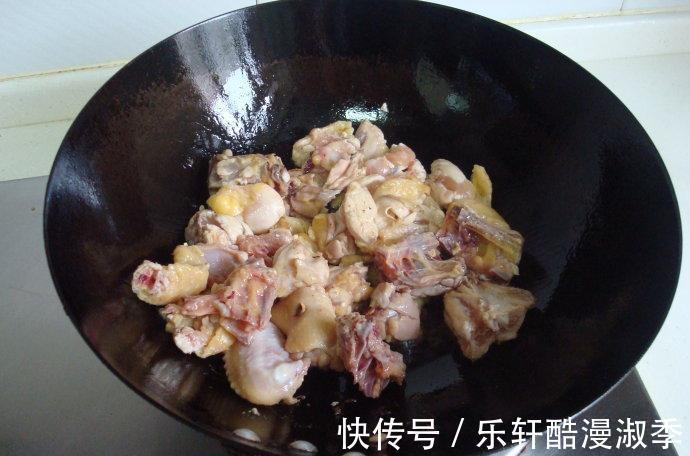 天气转凉,多给家人喝这汤,食材丰富营养好,补血益气,安稳入秋