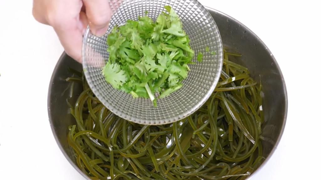 易学|难怪饭店凉拌海带丝那么好吃,原来是这个窍门,简单易学爽口好吃一点也不腥