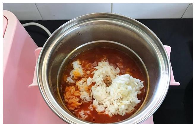 舔盘|剩米饭别再蛋炒饭了，试试这么做，美味可口又营养，好吃到舔盘