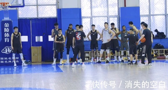 莫兰德|辽宁男篮最新12人名单曝光 伤病不断杨鸣已失望