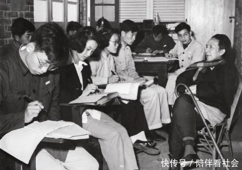  文凭|他一没文凭，二没著作，却被请到清华，成为了“四大教授”之一