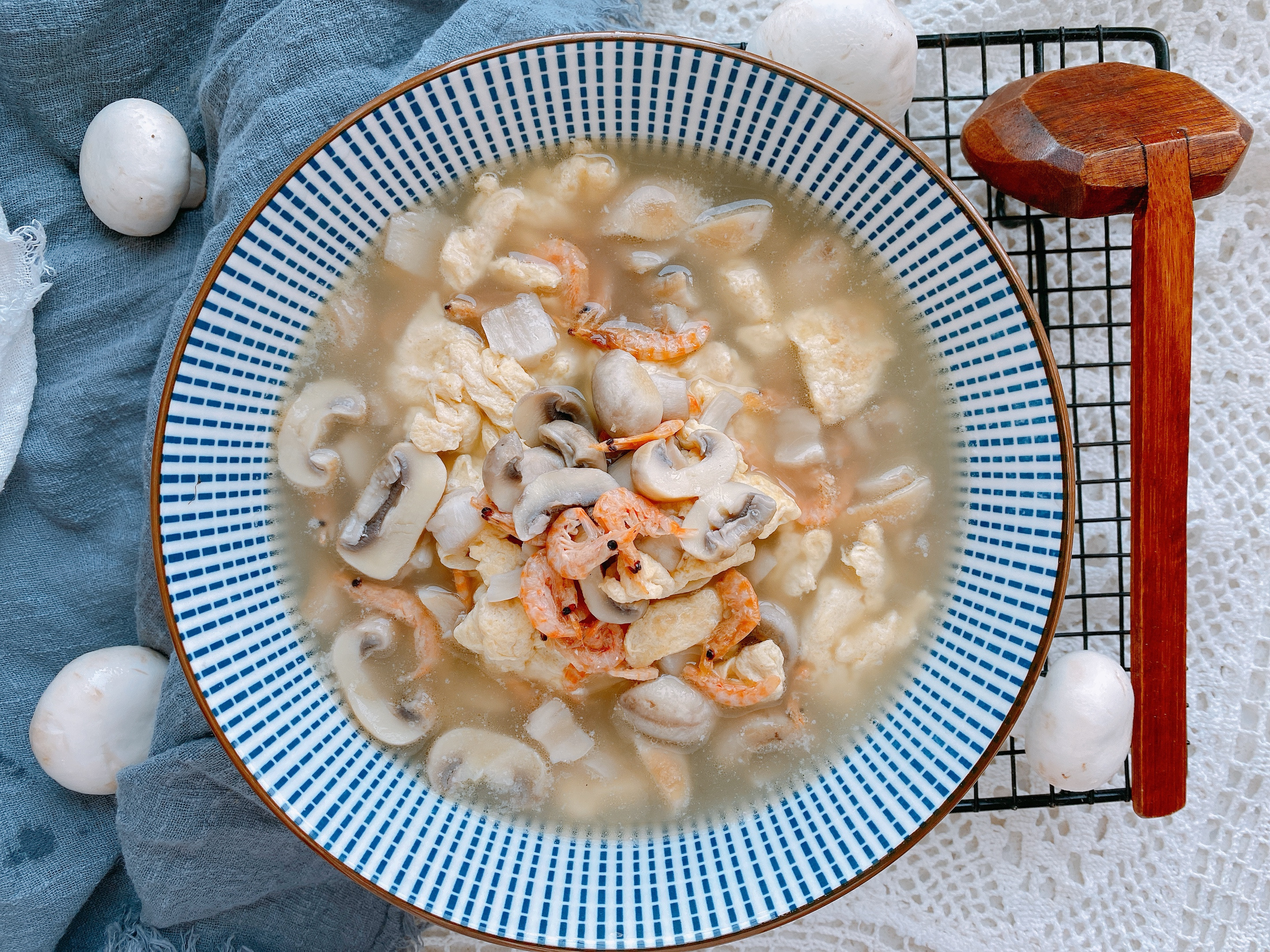 鲜掉眉毛的口蘑汤，节后刮油试试它，低脂低热量，简单易学营养好！