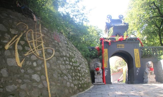 奇观|成都闹市中有一处皇家寺院，有1800多年历史，四大奇观和四大奇景