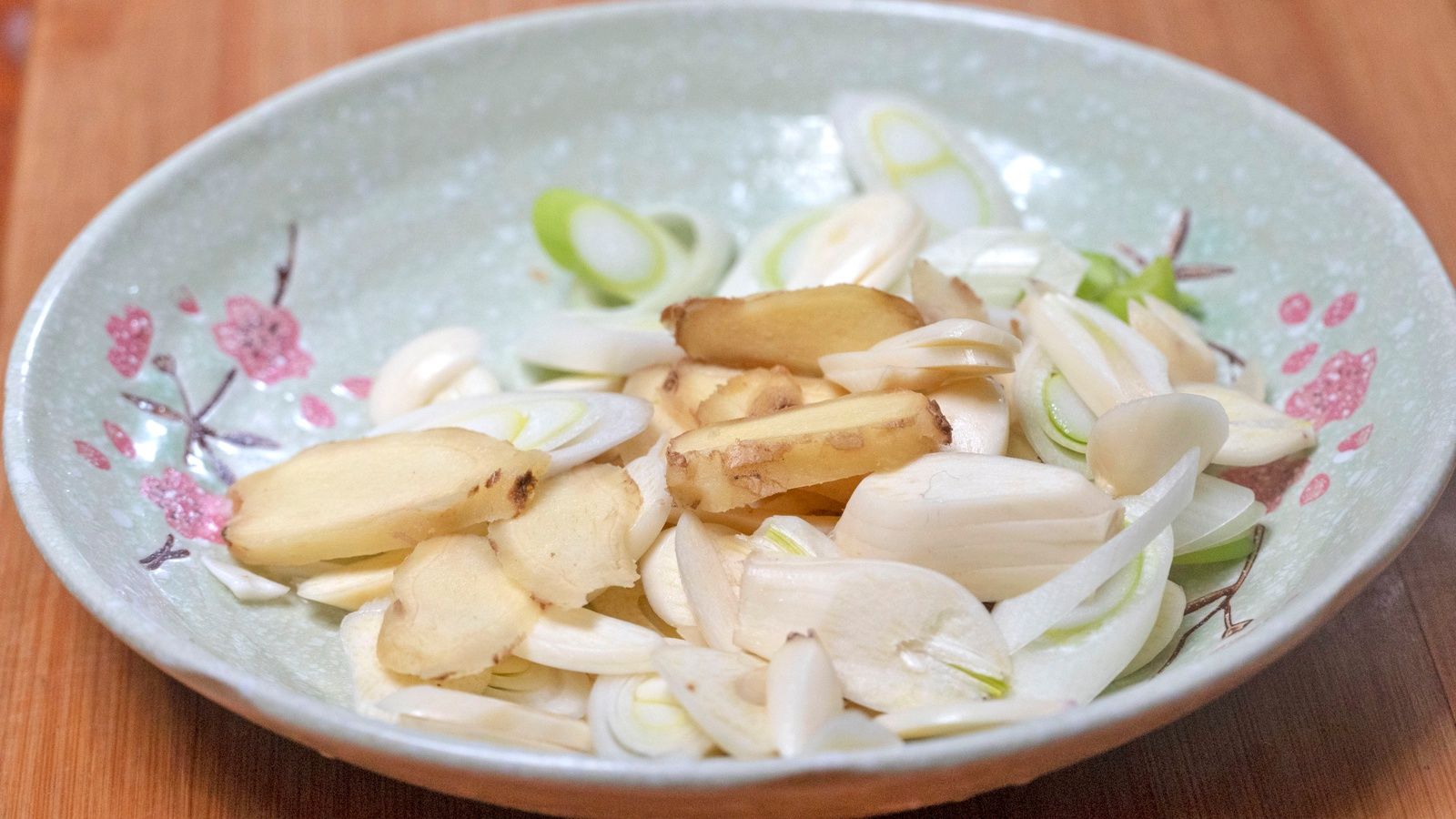 冬季养生宜温补!多吃7道美食,驱寒暖身营养足,顺应时节过寒冬