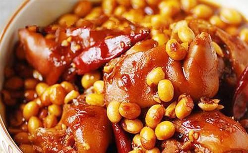 猪蹄|50岁后女人多吃的菜,补充“胶原蛋白”和“雌激素”,80岁不显老