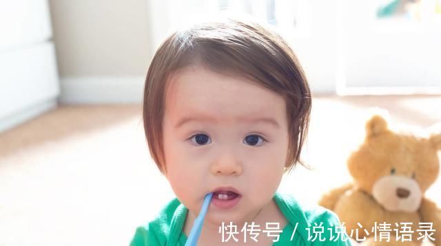 宝宝|宝宝多大开始刷牙适合乳牙萌出前,该如何给宝宝清洁口腔