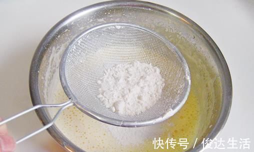 蛋糕|不夹生,不回缩,这样做的全蛋中空蛋糕,新手也可以一次成功
