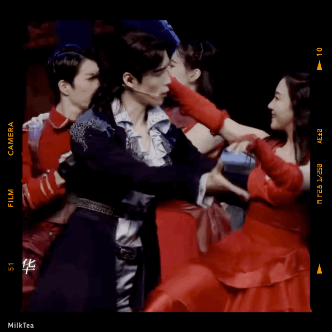 古典$他就像一幅古典的油画一样,真好看!