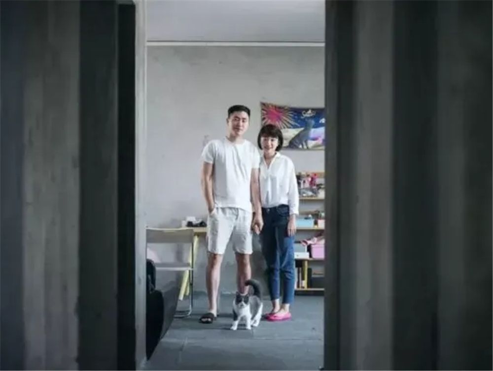 收纳|90后小伙买下毛坯房，不装修直接住，网友：确实是牛啊