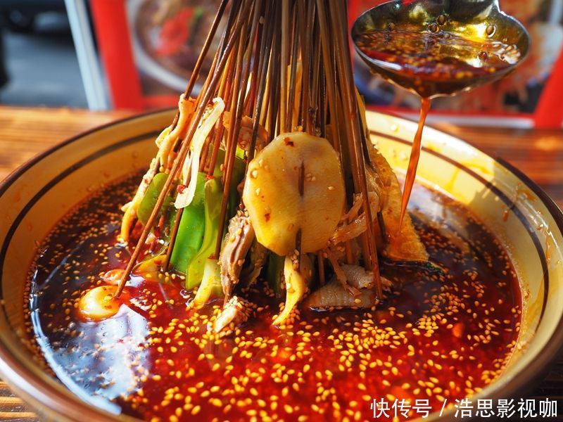 想吃火锅但又担心大汗淋漓家庭版钵钵鸡蔬菜和肉都有,麻辣开胃