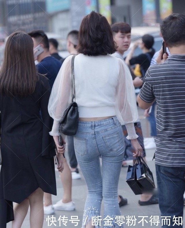 穿搭|上衣裹个“塑料袋”实在没看懂,裤脚长毛形成“喇叭裤”不舍得扔