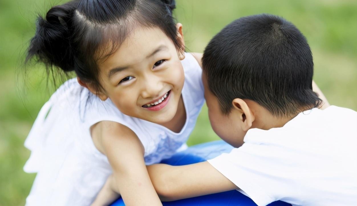运动|中国第一巨人鲍喜顺不听医生劝告,执意生下一子,一家现状如何