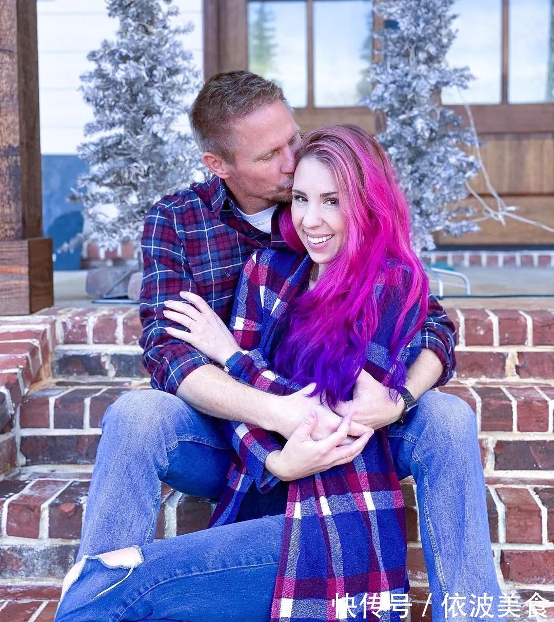 夏威夷&从没学过美术的她,用简单粗暴技法画画,让她成为了百万富豪