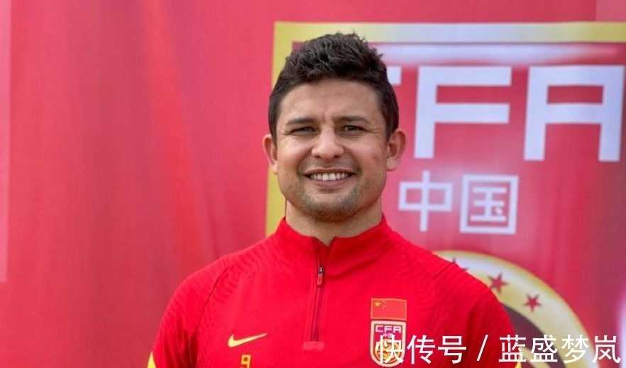归化|国足好消息,第2位归化球员不改国籍我是中国人,还想为国出战!
