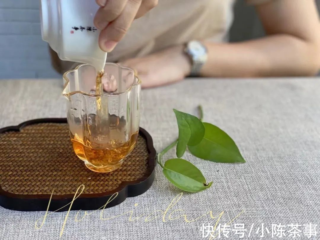 白茶品鉴手记|岩茶越老越值钱？2006年大红袍价值多少，不妨先考虑这3个因素