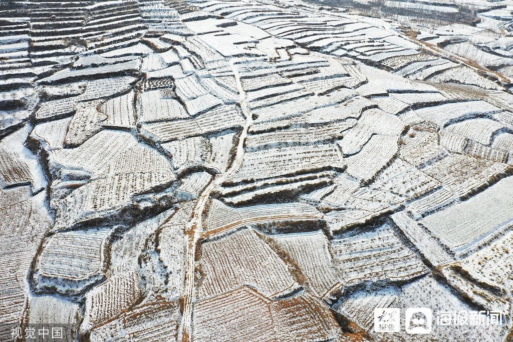 梯田|临沂：雪后梯田与山峰相映成趣