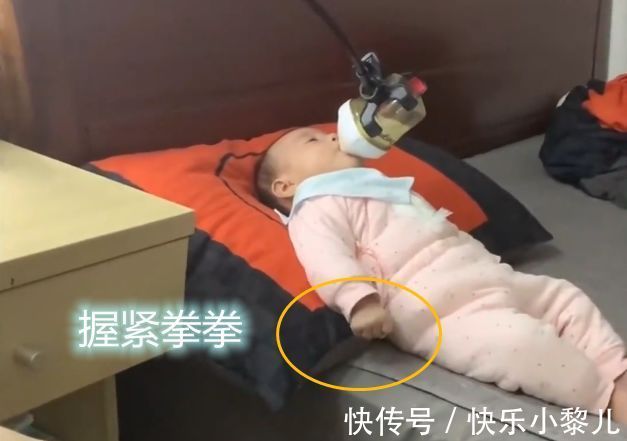 喂奶|宝爸用支架给娃喂奶,被宝妈打了一顿,网友:做了我没忍心做的事