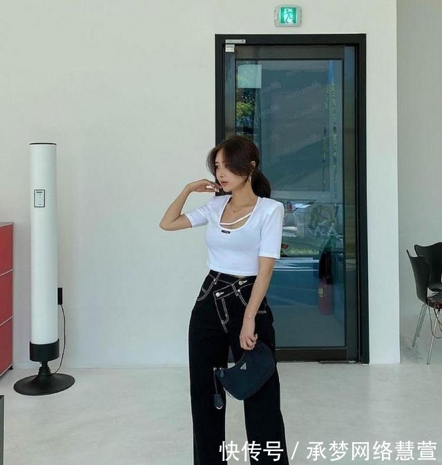 t恤|一直买买买却还是没衣服穿?不如穿好“基础款”,简约时髦又实用