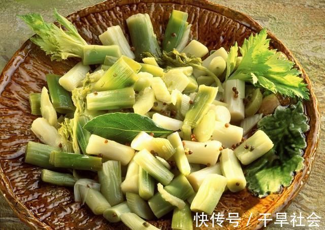 骨质|老人骨疏松少碰“小米粥”?劝告:想要骨质稳,”2绿“尽量少吃