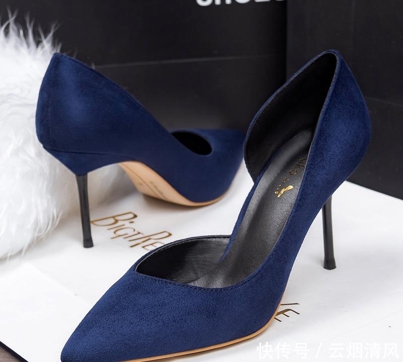 灵巧|细跟鞋时尚新潮,给人一种灵巧的优雅感