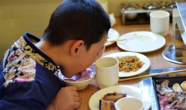 脾胃|儿科医生强调病从口入,5岁女娃患胃癌,罪魁祸首是这3种食物