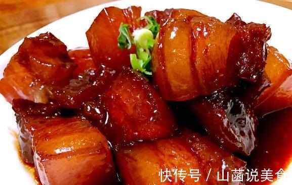 做红烧肉时，根本不用放油，更不用“焯水”做出来的才好吃！