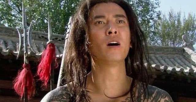 英雄|《水浒传》第一个出场神秘英雄王进,武功如何?打得赢鲁智深吗?