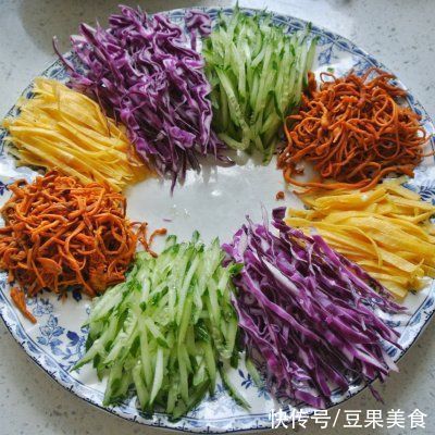 米醋|#巨下饭的家常菜#五彩大拉皮