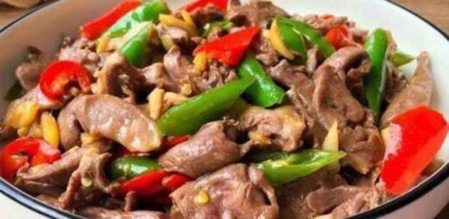 美食精选:双椒炒猪心,白菜鸡蛋汤,辣子鸡翅,香辣毛血旺的做法