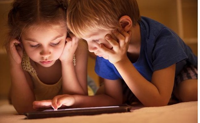 家长|孩子吃饭要看iPad危害大 父母要重视