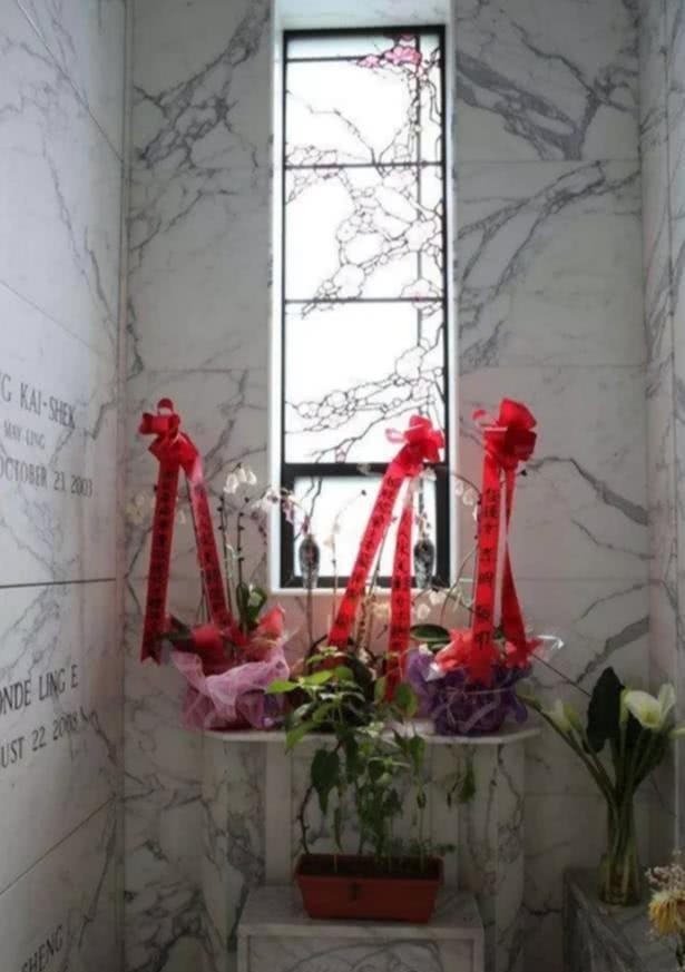 墓地|看看中国宋庆龄的墓地,再瞧瞧美国宋美龄的墓地,姐妹俩天壤之别