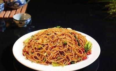 你喜欢吃炒粉吗？用什么配料炒比较好吃？怎么做？