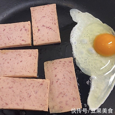 溏心煎蛋|黯然销魂蛋炒饭比卖的还好吃，简单易做味道棒