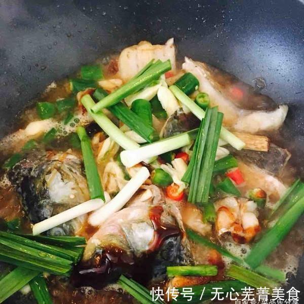 孩子吃鱼总是卡喉咙不喝醋,教你一招,让鱼骨跑出来,省事