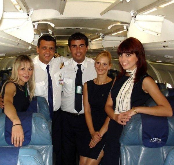 老年|世界各国空姐你都见过哪些国家的最喜欢哪个航空的空姐!