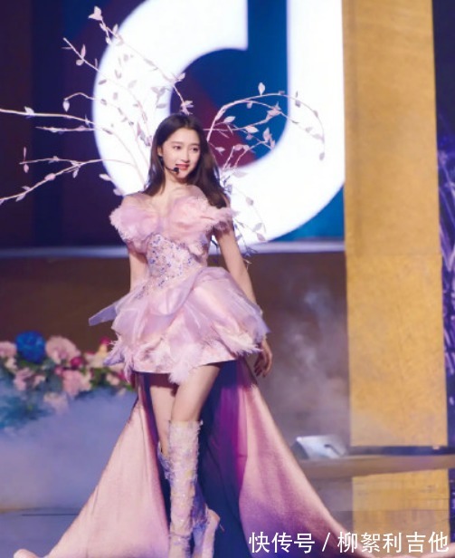 六大卫视春晚各出奇招湖南卫视敷衍了事,东方卫视成最大赢家