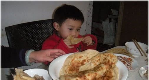 儿科医生呼吁常见的3种早餐,脾虚又积食,尤其第一种,别坑娃