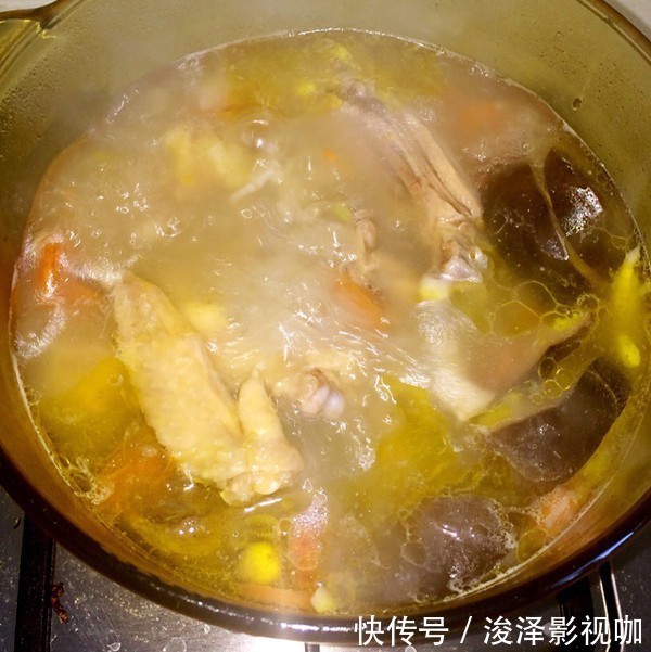 软嫩|炖鸡汤,别只知道焯水!30年大厨教你3招,肉质鲜香软嫩,无腥味
