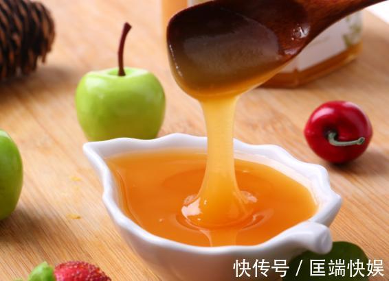 面团|发面时，别只会加酵母粉！多加1勺它，馒头膨松洁白，香甜可口