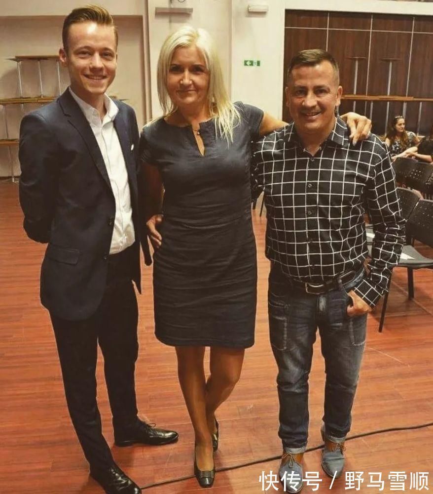 维也纳$身残志坚:没有双手的他,画出令人惊叹的铅笔肖像